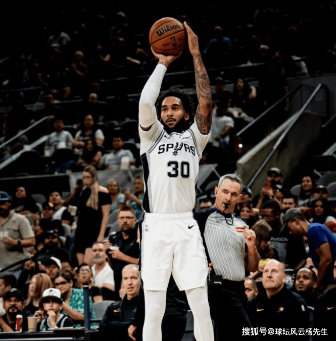 窗口期圣安东尼奥马刺备战NBA常规赛,豪取连胜细节曝光,赛场秩序良好,训练强度明显提升的简单介绍